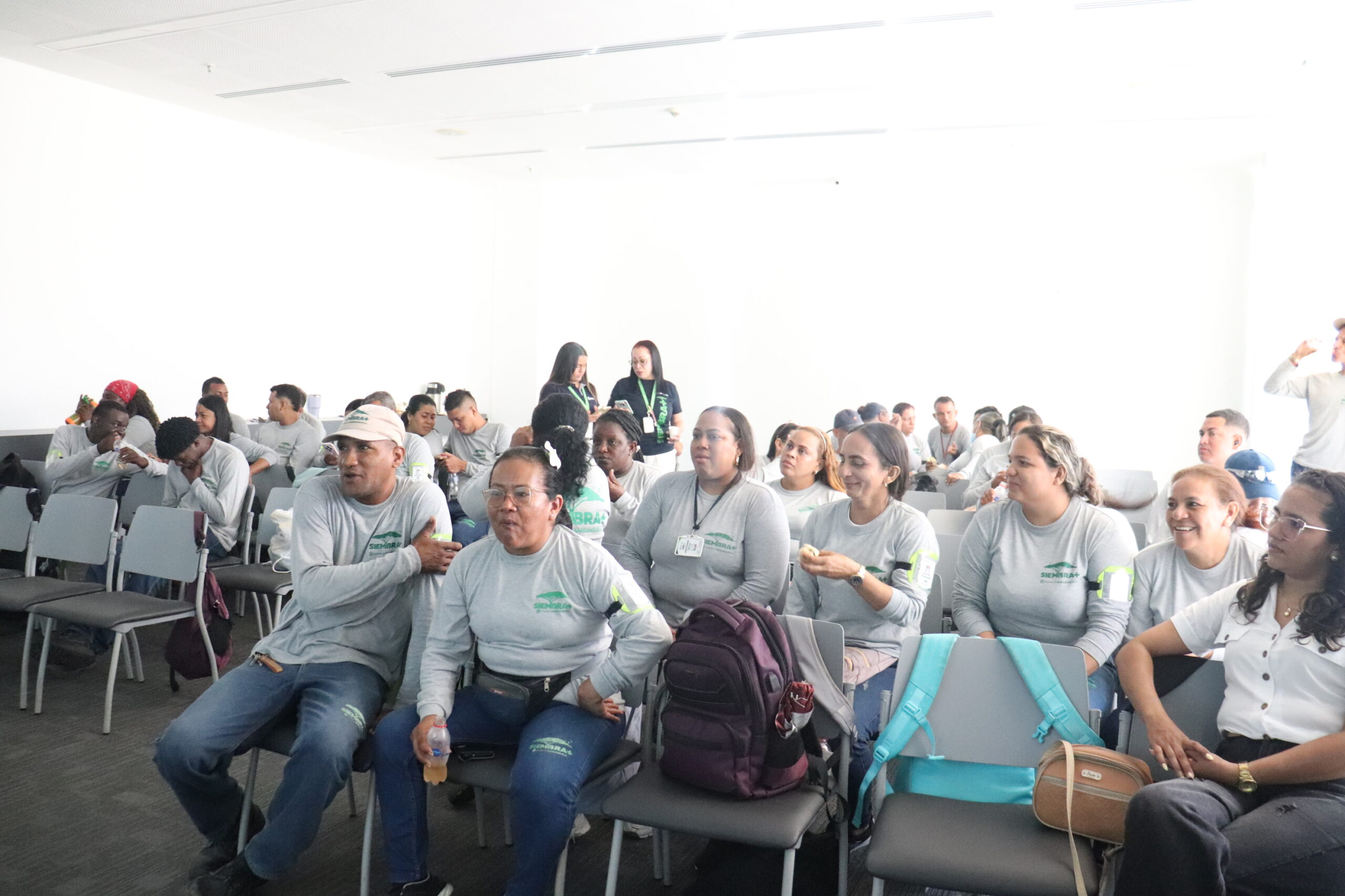 Alcaldía de Barranquilla capacitó a jardineros para el cuidado sostenible de las zonas verdes de la ciudad